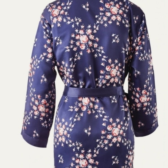 Morgan Lane Allie Robe - Picture 7 of 7